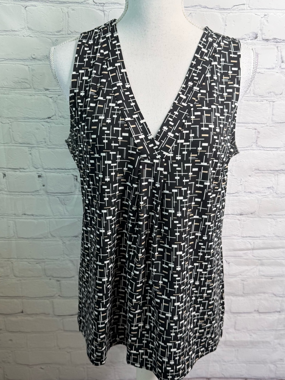White House Black Market Geometric Sleeveless Blouse Top Large